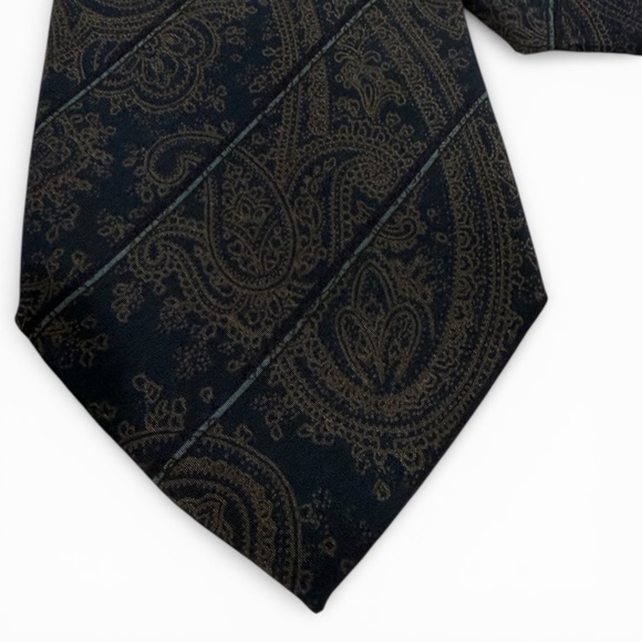 Canali Tonal Paisley Silk Jacquard “style” tie - Picture 5 of 7